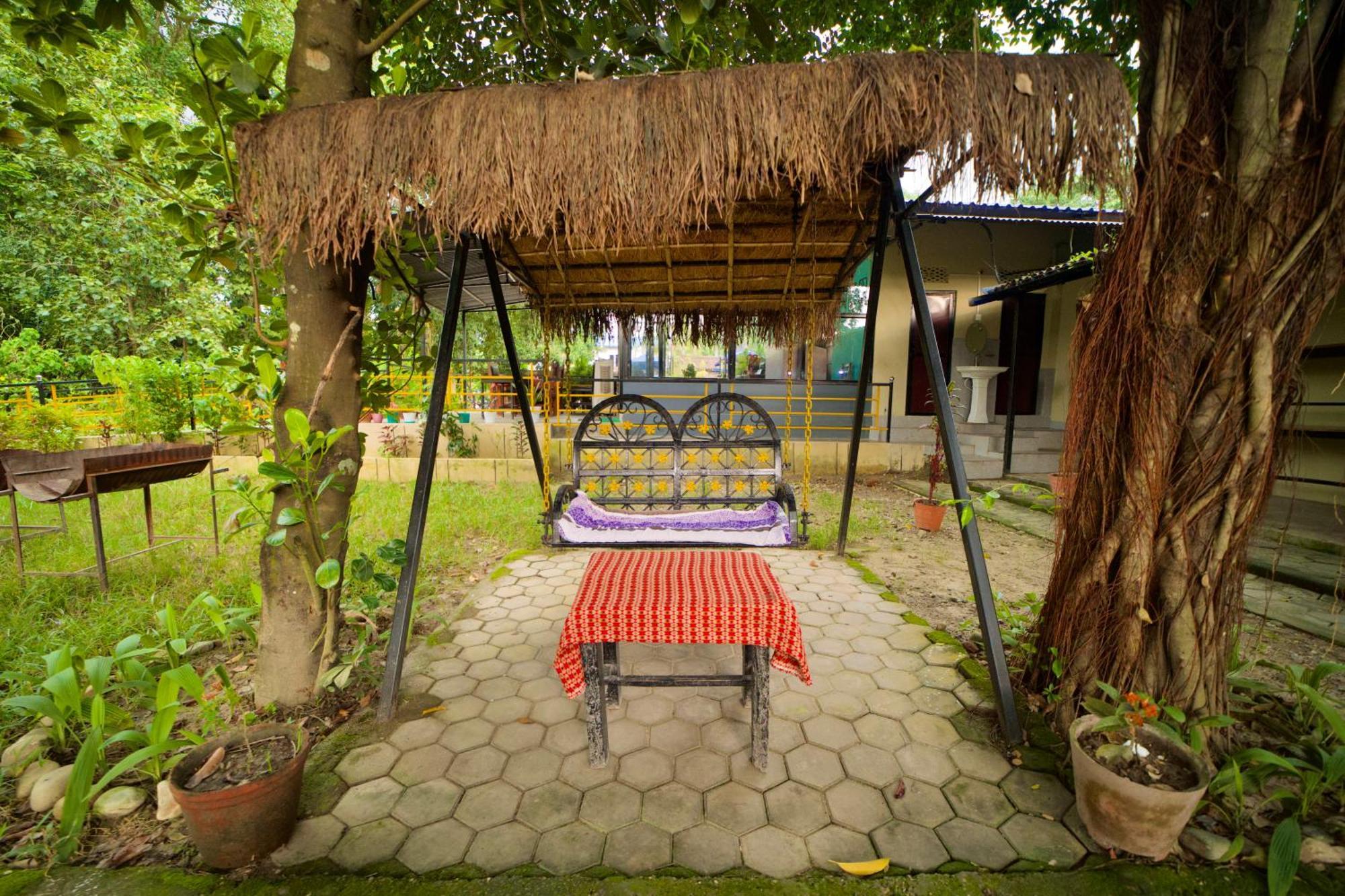 Chitwan Gaida Lodge - Animal Lovers & Birdwatchers Paradise Sauraha Exterior foto