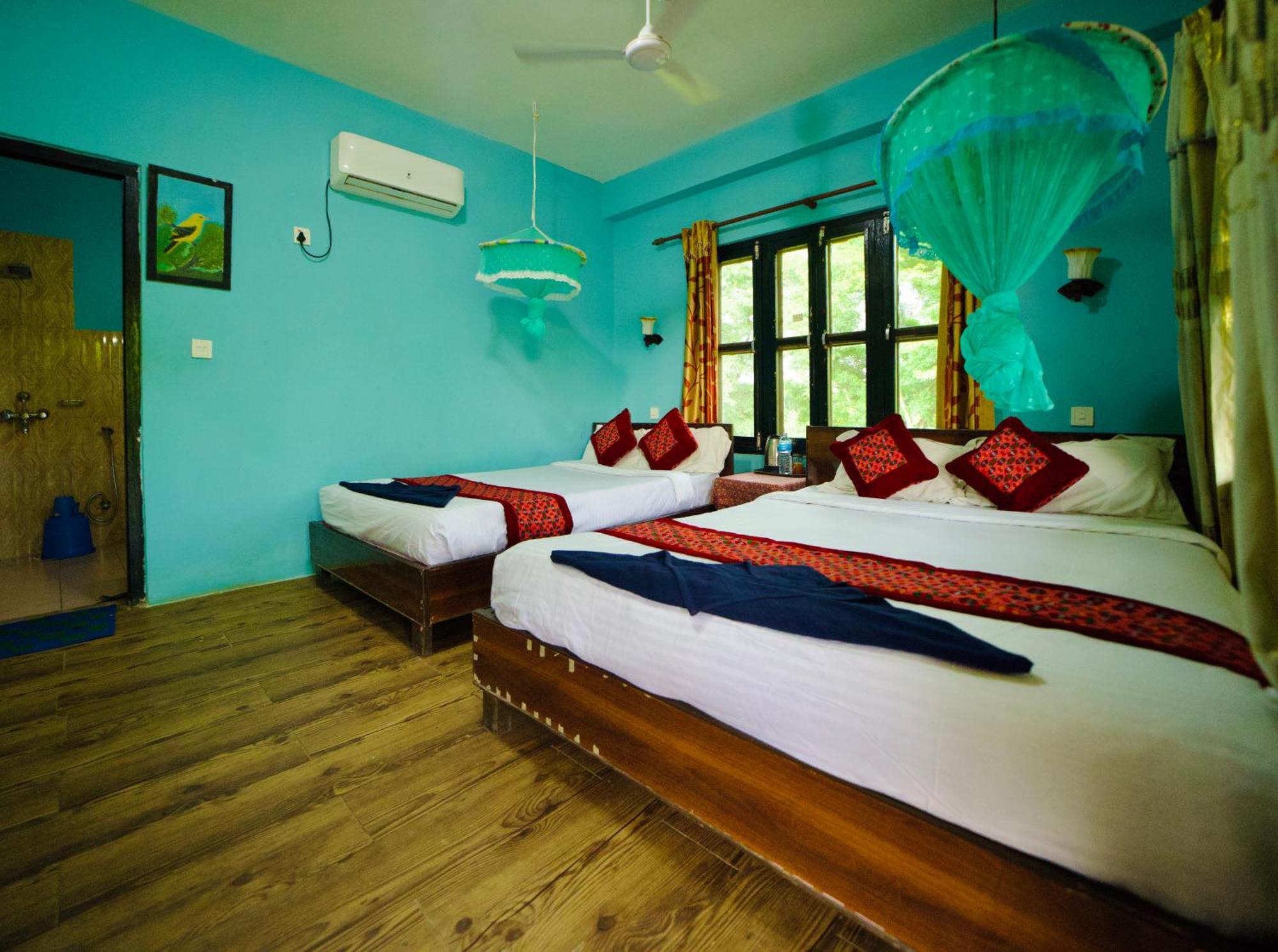 Chitwan Gaida Lodge - Animal Lovers & Birdwatchers Paradise Sauraha Exterior foto
