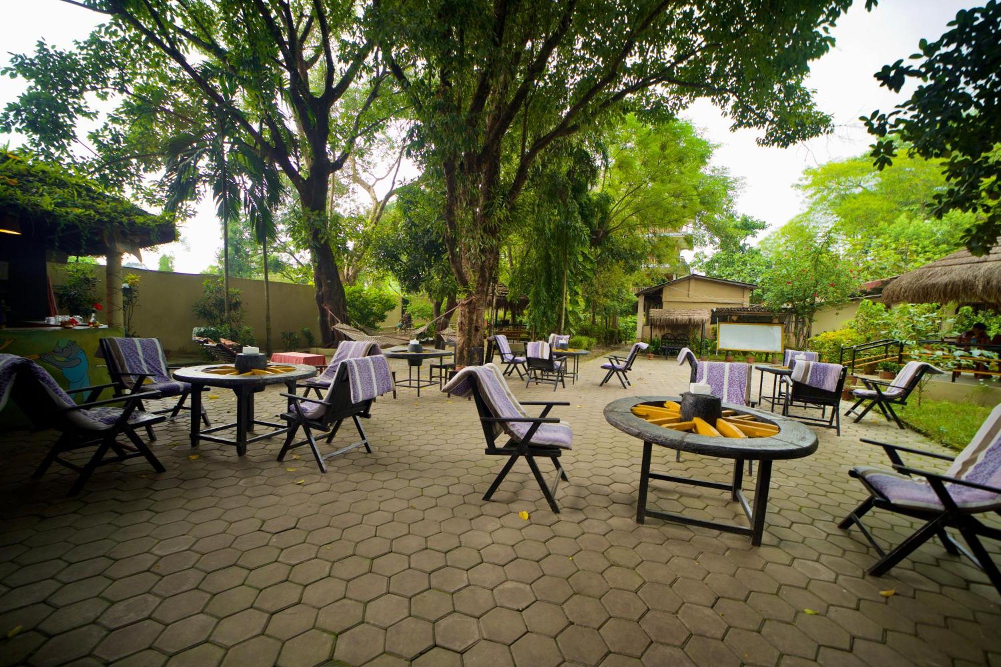 Chitwan Gaida Lodge - Animal Lovers & Birdwatchers Paradise Sauraha Exterior foto