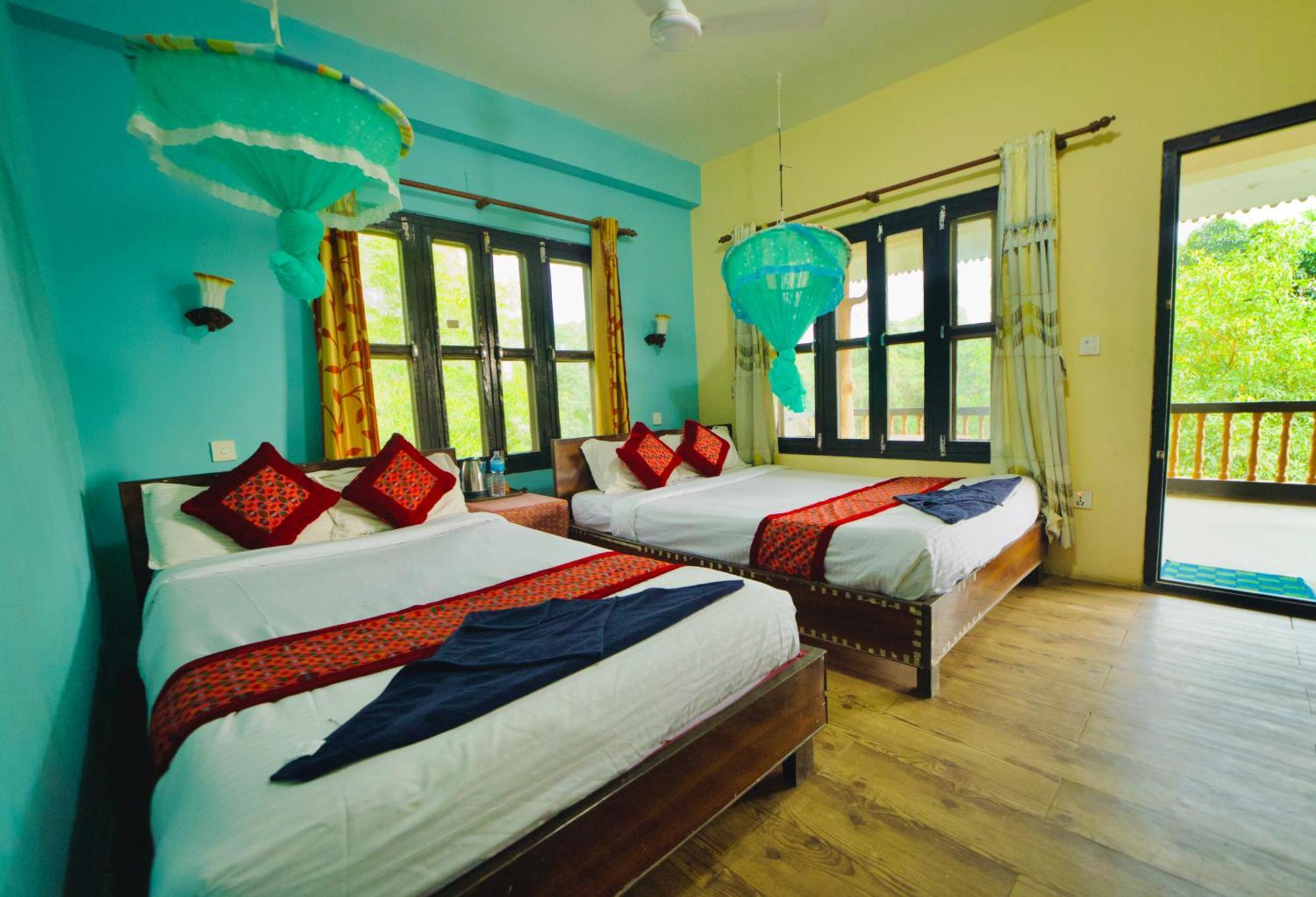 Chitwan Gaida Lodge - Animal Lovers & Birdwatchers Paradise Sauraha Exterior foto