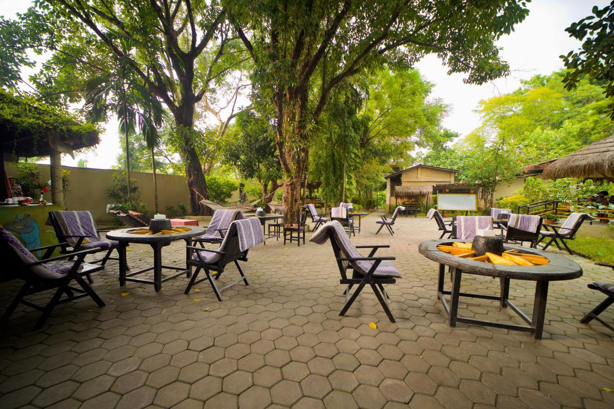 Chitwan Gaida Lodge - Animal Lovers & Birdwatchers Paradise Sauraha Exterior foto